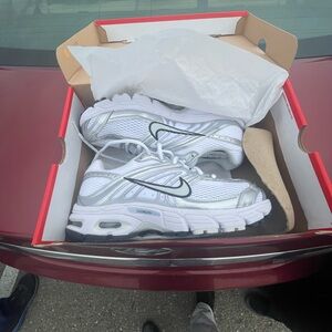 Nike White and Silver Men's Sneakers